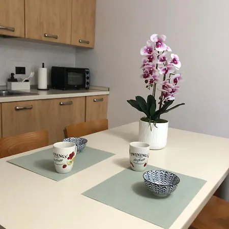 Orchidea Apartment *
